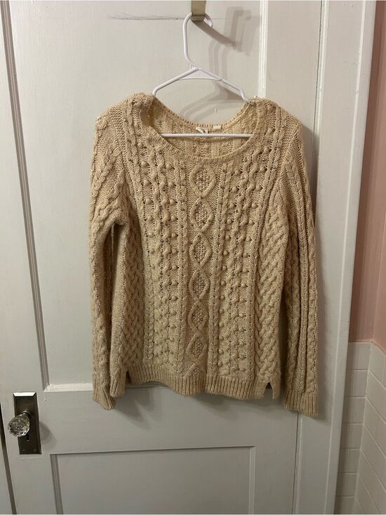 GAP Sweaters - GAP Cream Cable Knit Crewneck Sweater